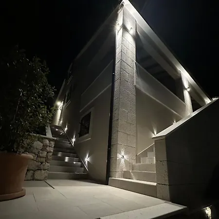 New Luxury At A'more - By The Sea Apartment Stomorska